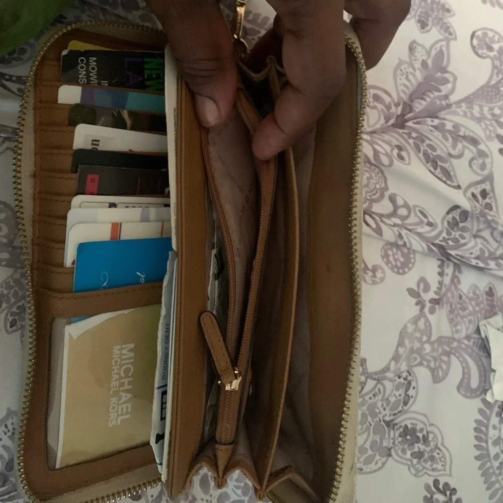 MK Wallet - Picture 4 of 4